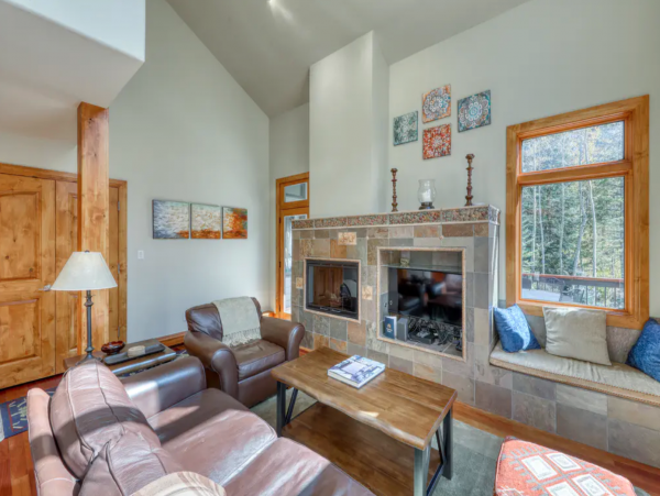 Stunning Views Vacation Duplex in Vail Drive To Ski Lifts