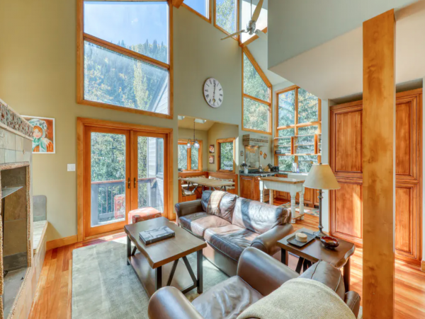 Stunning Views Vacation Duplex in Vail Drive To Ski Lifts