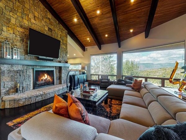 Gorgeous 5 Bedroom Vacation Home in Snowmass Sleeps 14