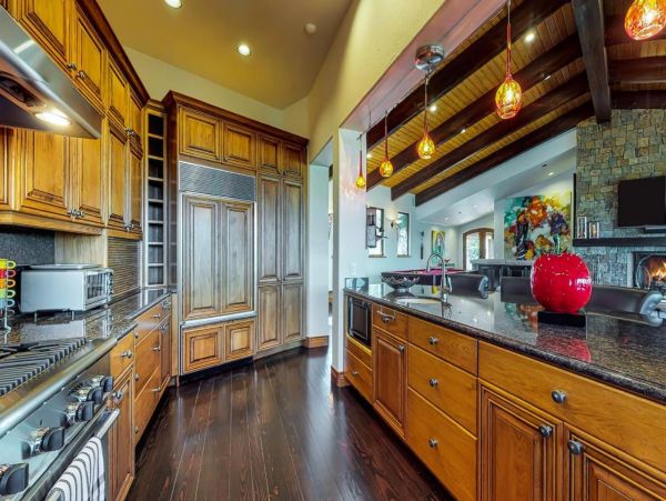 Gorgeous 5 Bedroom Vacation Home in Snowmass Sleeps 14