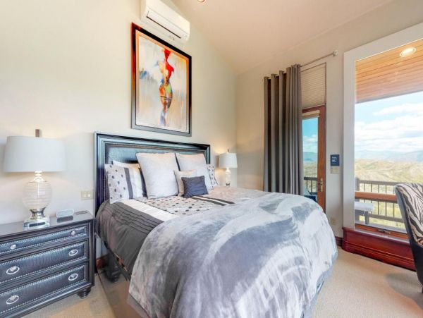 Gorgeous 5 Bedroom Vacation Home in Snowmass Sleeps 14