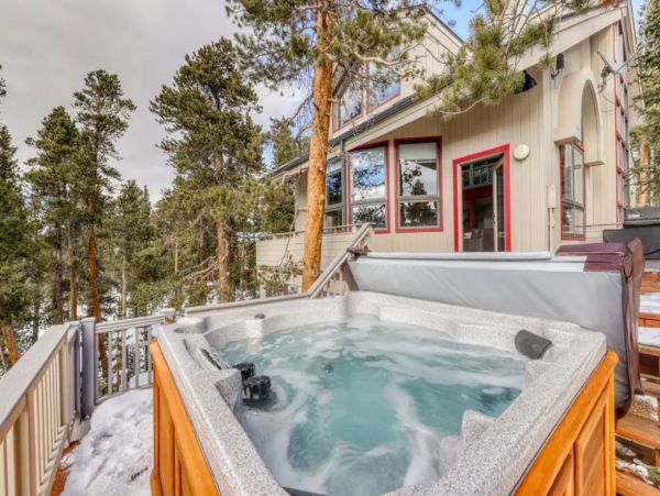 Beautiful Breckenridge Vacation Home With Private Hot Tub