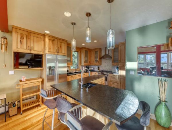 Beautiful Breckenridge Vacation Home With Private Hot Tub