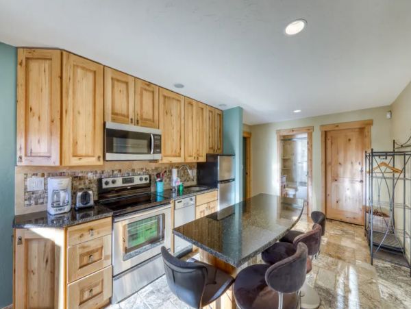 Beautiful Breckenridge Vacation Home With Private Hot Tub