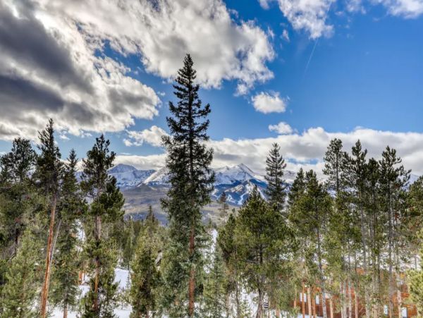 Beautiful Breckenridge Vacation Home With Private Hot Tub