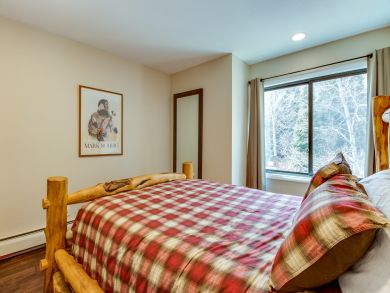 3 bedroom plus loft West Vail Condo on shuttle 3 bedroom plus loft West Vail Condo on shuttle