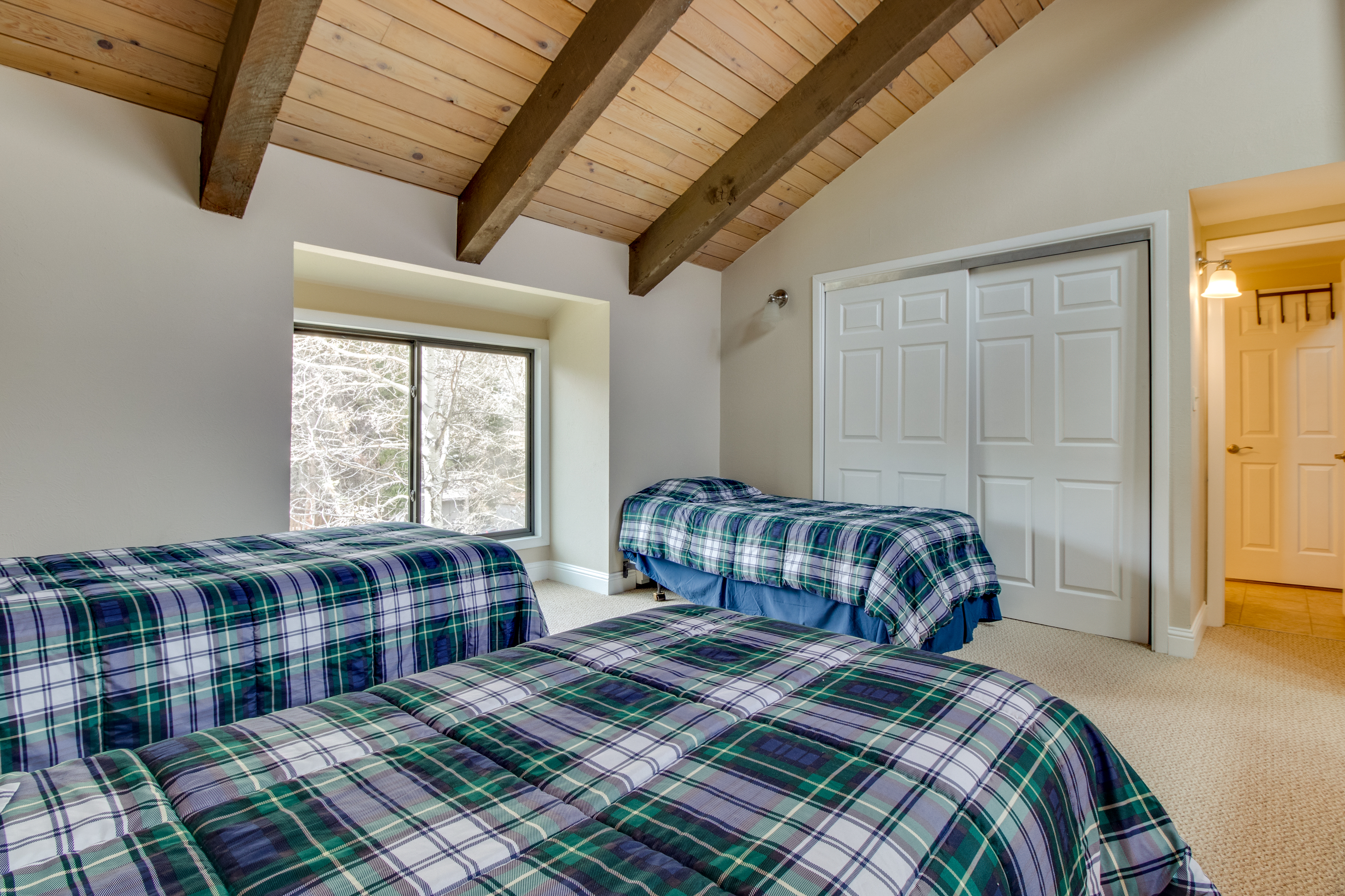 3 bedroom plus loft West Vail Condo on shuttle 3 bedroom plus loft West Vail Condo on shuttle