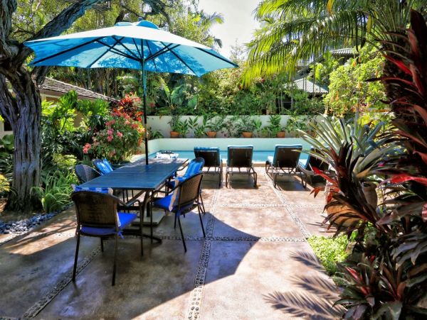 Lovely 4 Bedroom Villa with Pool & Only 2 Min Walk to Beach