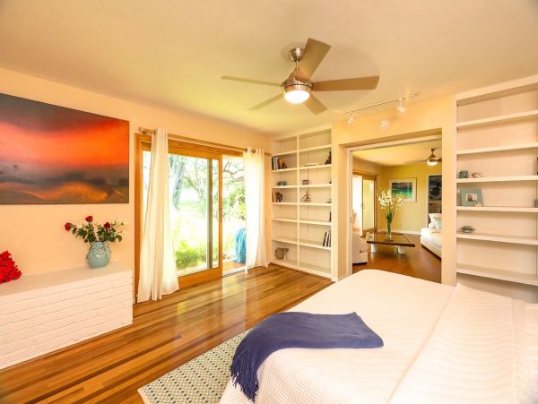 Lovely 4 Bedroom Villa with Pool & Only 2 Min Walk to Beach