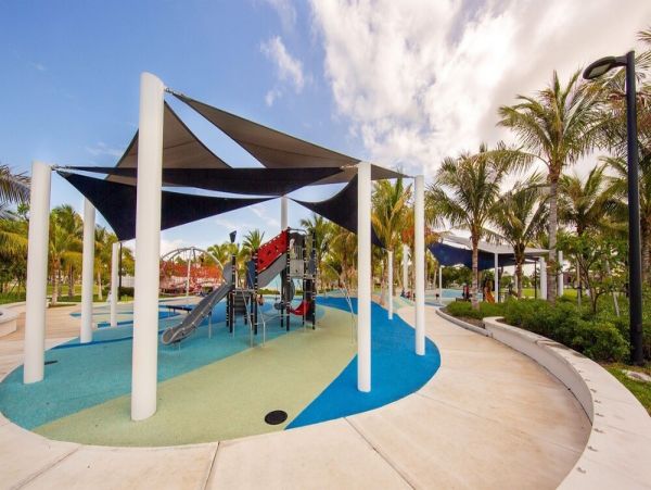 Five Bedroom Vacation Home in Key West