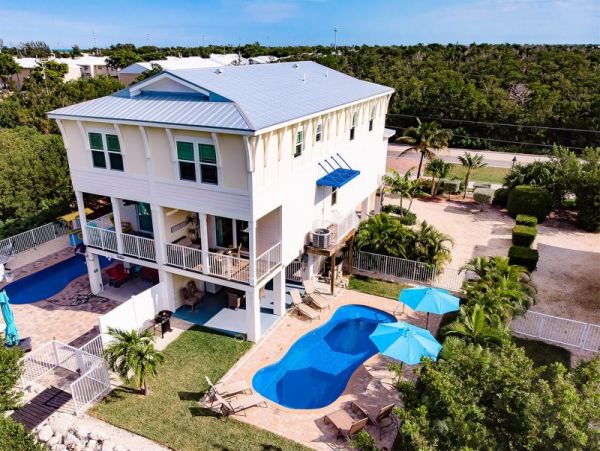 Marathon 4 Bedroom Vacation Rental with Pool