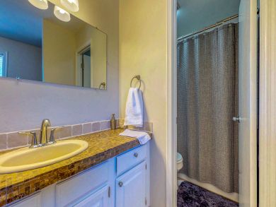 Avon Condo 937846