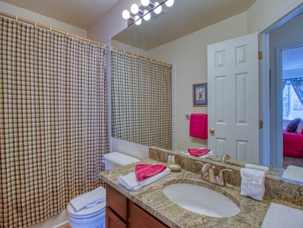 Three Bedroom Rental Home in Arrowhead
