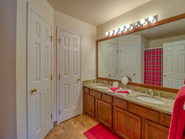 Three Bedroom Rental Home in Arrowhead