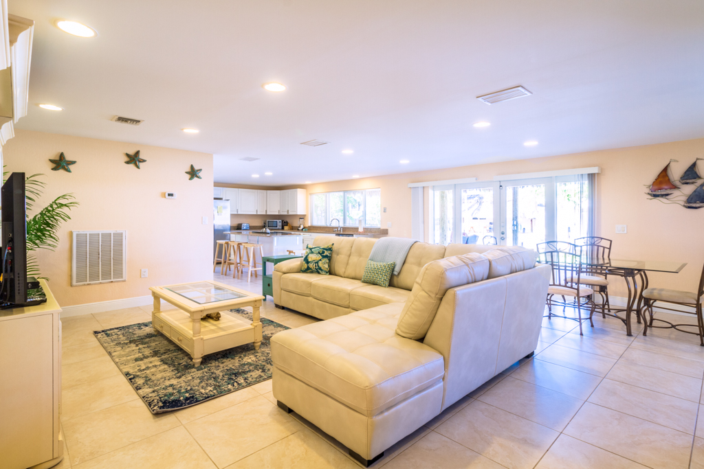 Three Bedroom Canal Front Rental Home in Marathon