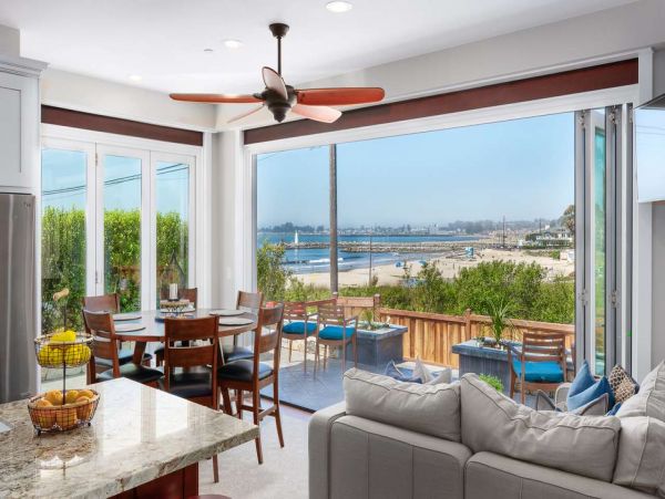 Three Bedroom Walk to Beach Vacation Home in Santa Cruz