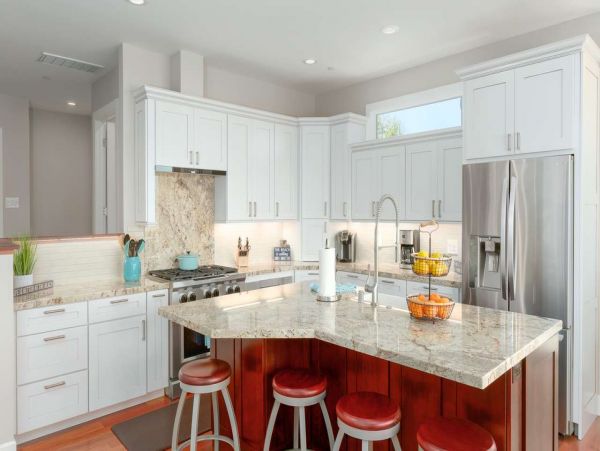 Three Bedroom Walk to Beach Vacation Home in Santa Cruz