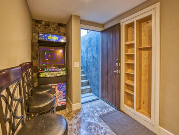 Three Bedroom Walk to Beach Vacation Home in Santa Cruz