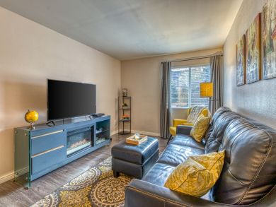 Avon Condo 937889