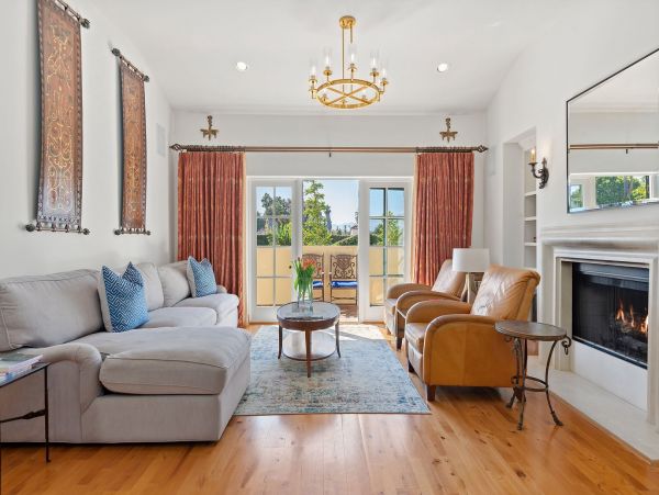 Santa Barbara 3 Bedroom Condo with Rooftop Patio Deck
