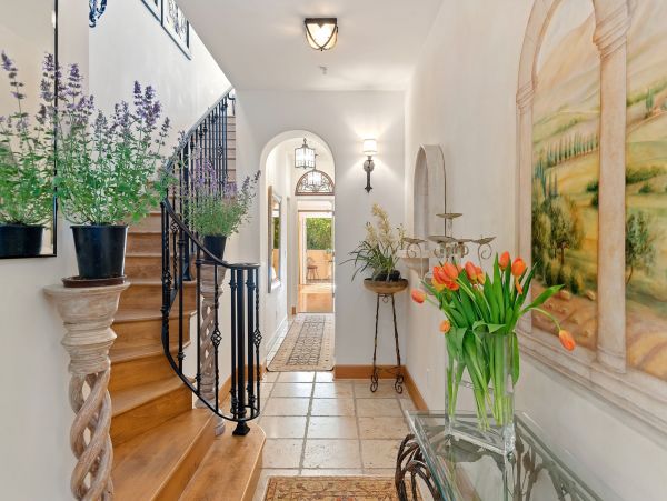 Santa Barbara 3 Bedroom Condo with Rooftop Patio Deck
