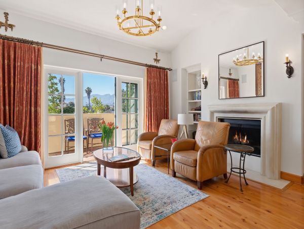 Santa Barbara 3 Bedroom Condo with Rooftop Patio Deck