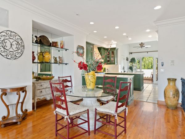 Santa Barbara 3 Bedroom Condo with Rooftop Patio Deck