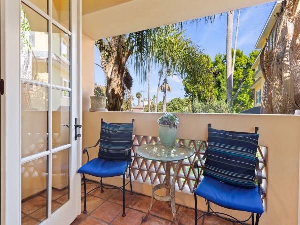 Santa Barbara 3 Bedroom Condo with Rooftop Patio Deck