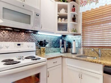 Pet Friendly Two Bedroom Home Close to Beach Sleeps Six