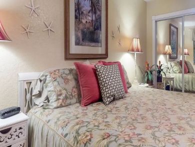 Pet Friendly Two Bedroom Home Close to Beach Sleeps Six