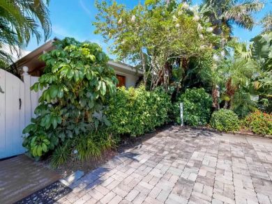 Pet Friendly Two Bedroom Home Close to Beach Sleeps Six