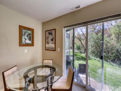 Avon Condo 937952