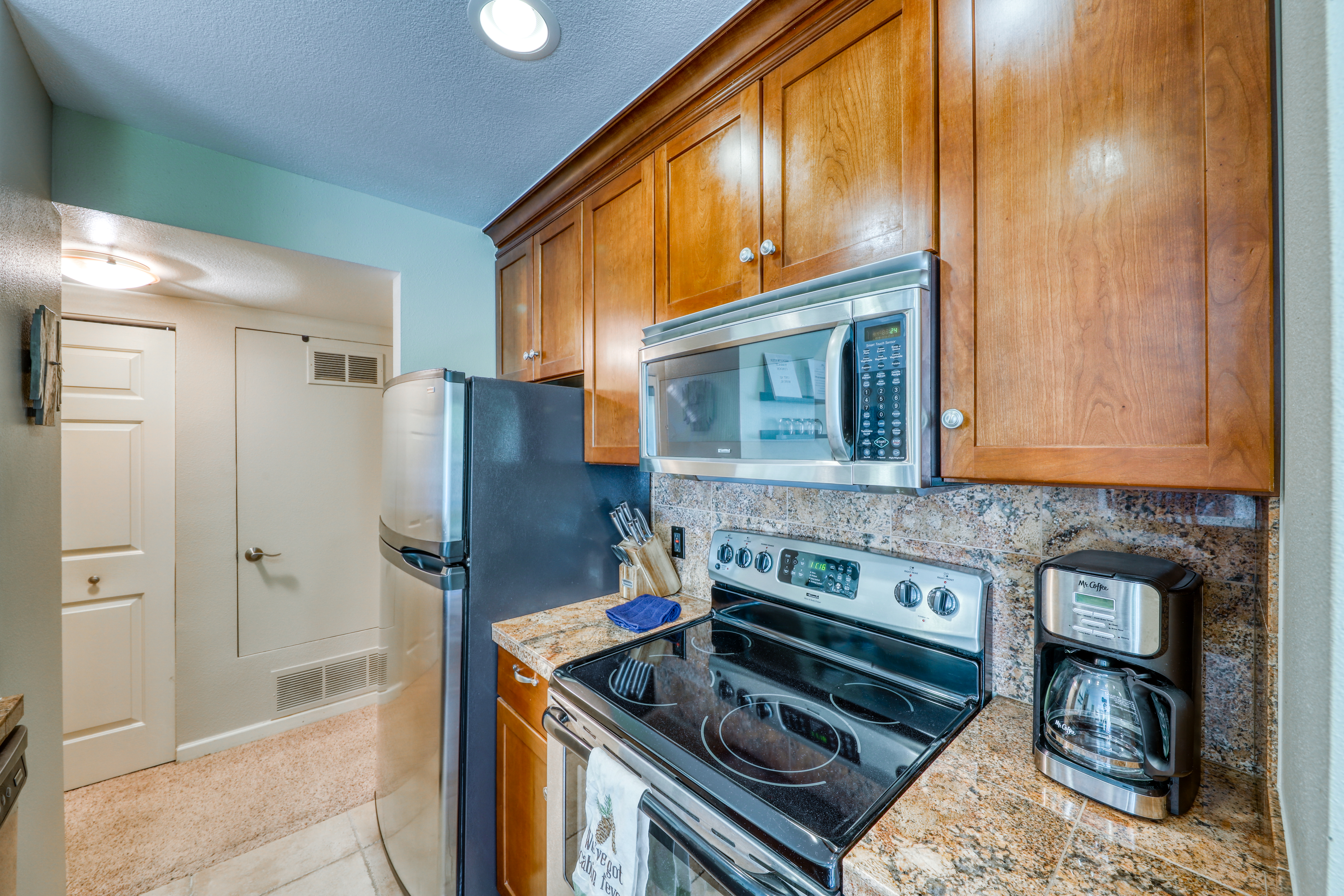 Avon Condo 937952