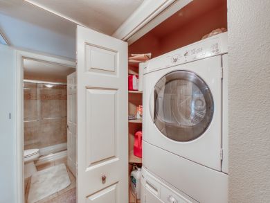 Avon Condo 937952