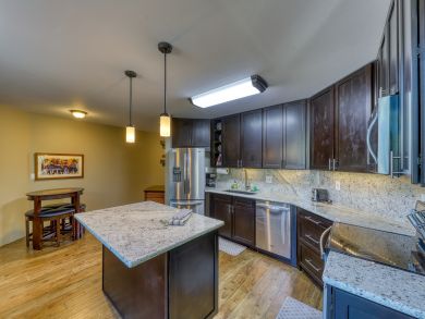 Avon Condo 937968