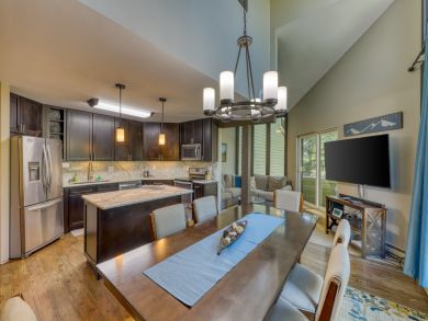 Avon Condo 937968