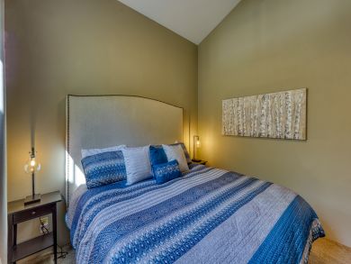 Avon Condo 937968
