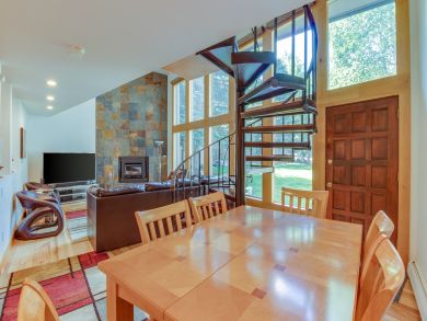 Avon Condo 937984