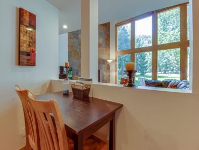 Avon Condo 937984