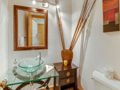 Avon Condo 937984