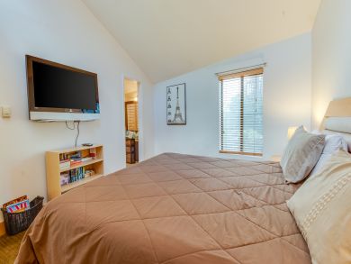 Avon Condo 937984