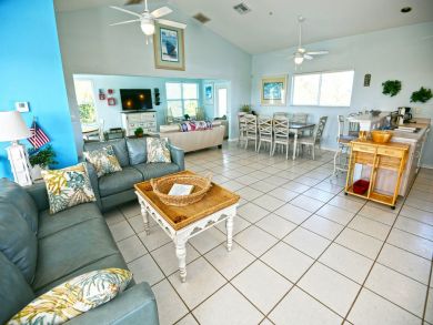Great 5 Bedroom Vacation Home Sleeps 12 Guests Private Pool