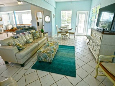 Great 5 Bedroom Vacation Home Sleeps 12 Guests Private Pool