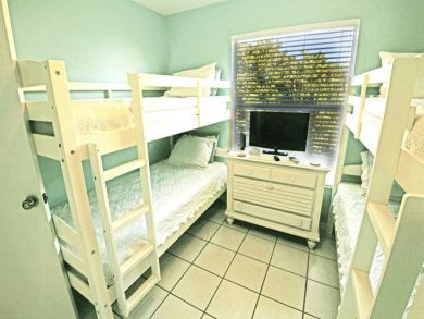 Great 5 Bedroom Vacation Home Sleeps 12 Guests Private Pool