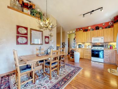 Aspen Home 938121 Aspen Home 938121