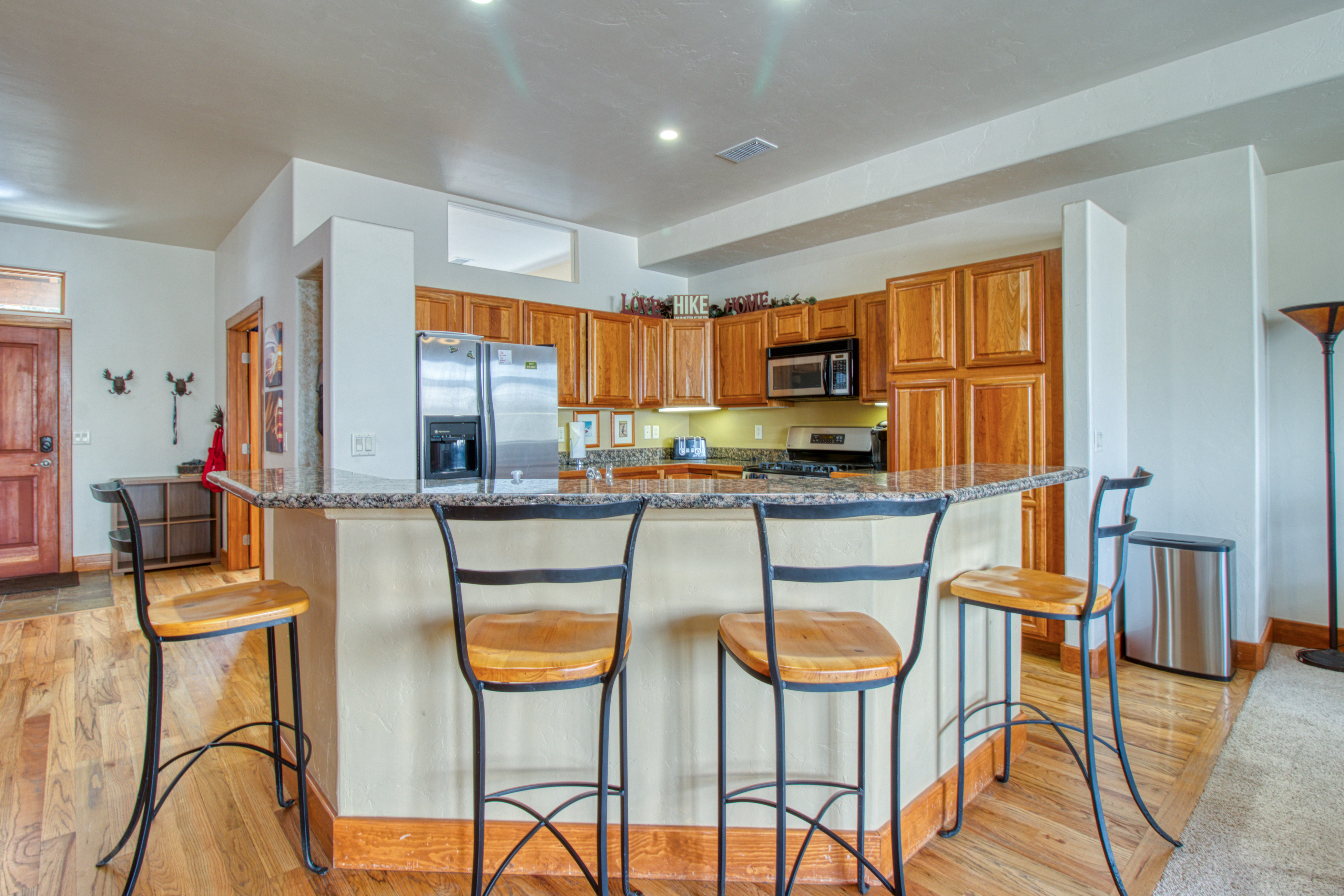 Avon Condo 938155