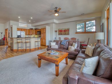 Avon Condo 938155