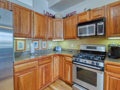 Avon Condo 938155