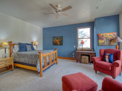 Avon Condo 938155