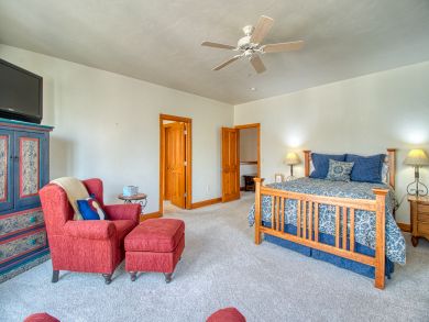 Avon Condo 938155